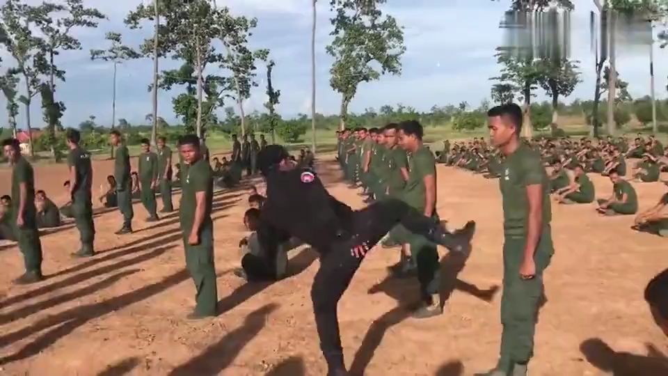 报告,我还能挡两拳